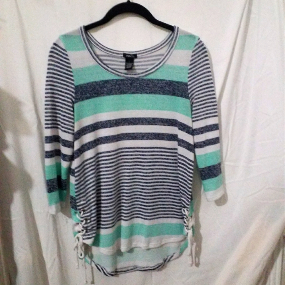 Large Rue21 top